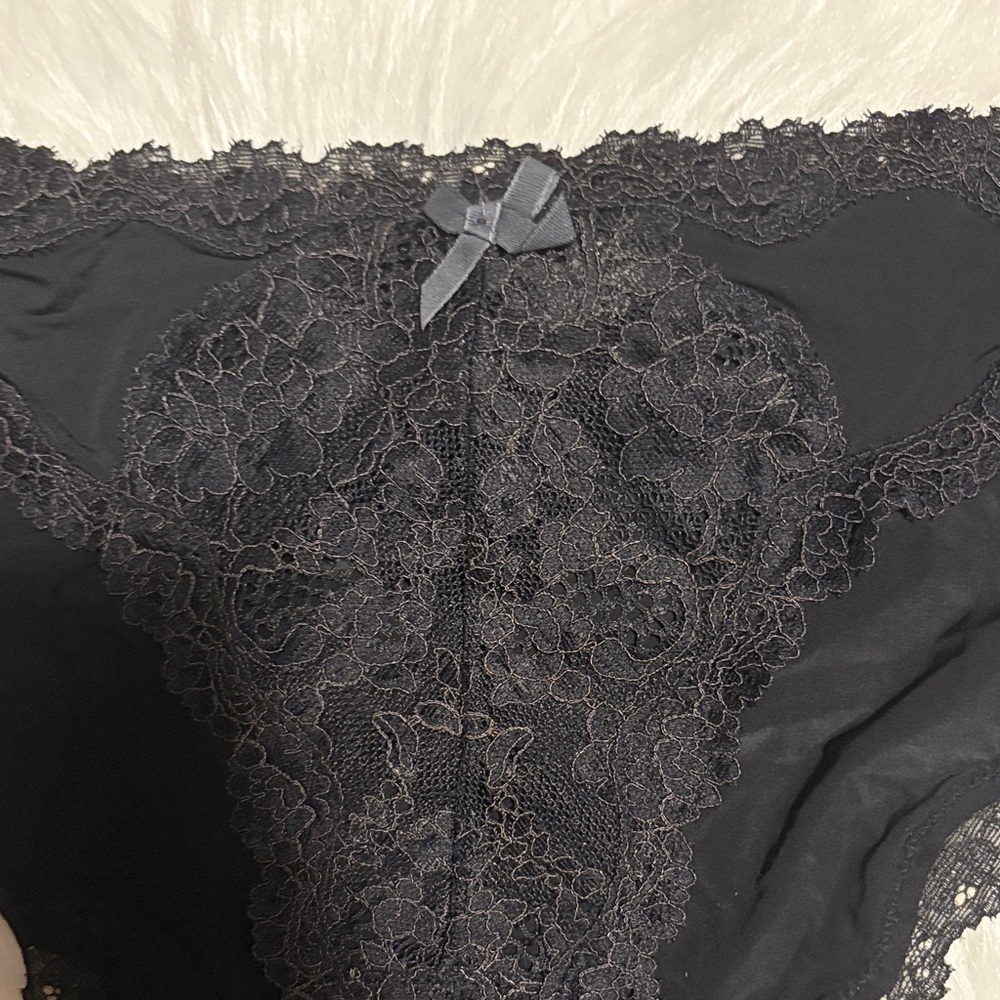Victoria’s Secret Black Lace Trim Panties cheekini L
